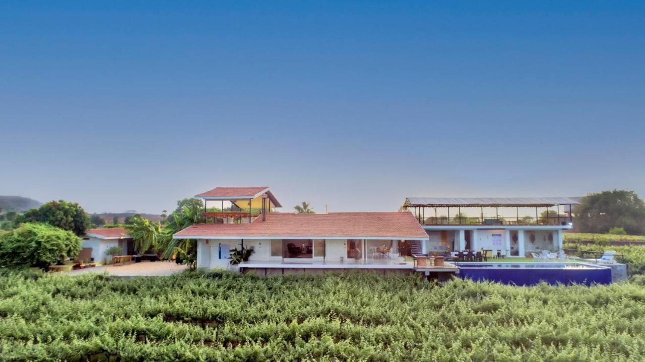 Saffronstays Onellaa, Nashik - Infinity Pool Villa Surrounded By A Vineyard Ngoại thất bức ảnh
