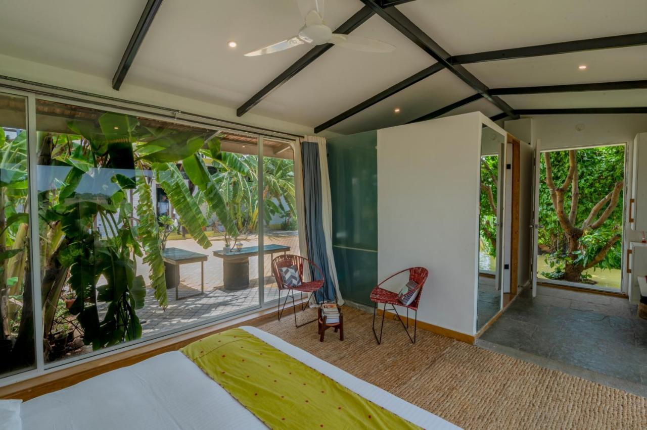 Saffronstays Onellaa, Nashik - Infinity Pool Villa Surrounded By A Vineyard Ngoại thất bức ảnh