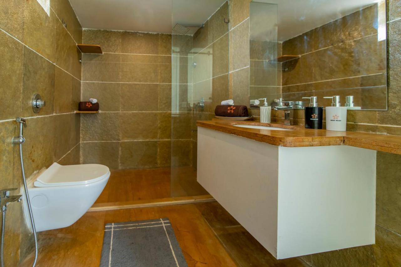 Saffronstays Onellaa, Nashik - Infinity Pool Villa Surrounded By A Vineyard Ngoại thất bức ảnh