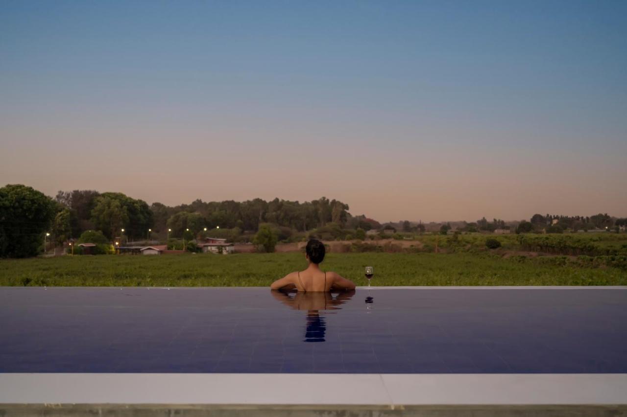 Saffronstays Onellaa, Nashik - Infinity Pool Villa Surrounded By A Vineyard Ngoại thất bức ảnh